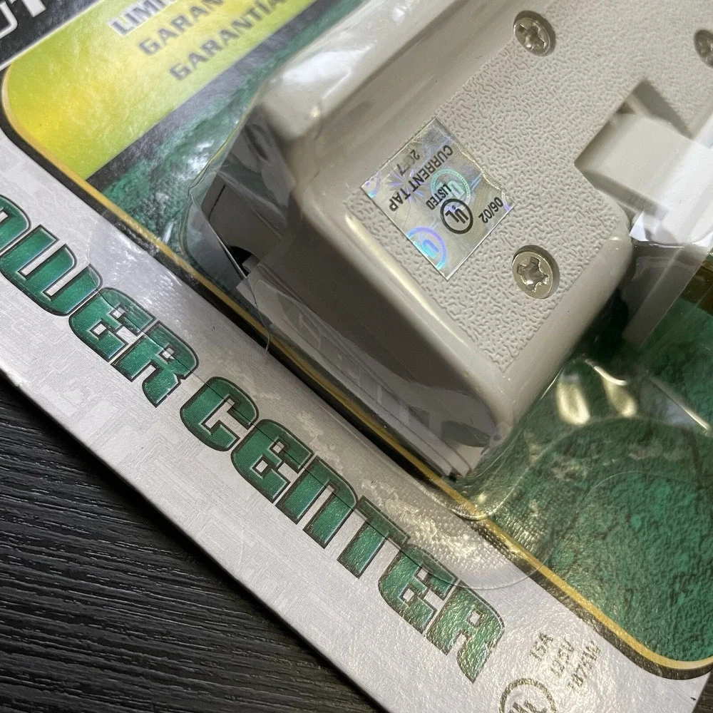 Leviton Triplex Swivel Receptacle Outlet Adapter 15A A-1609-1C-WH#️⃣Z08-0914